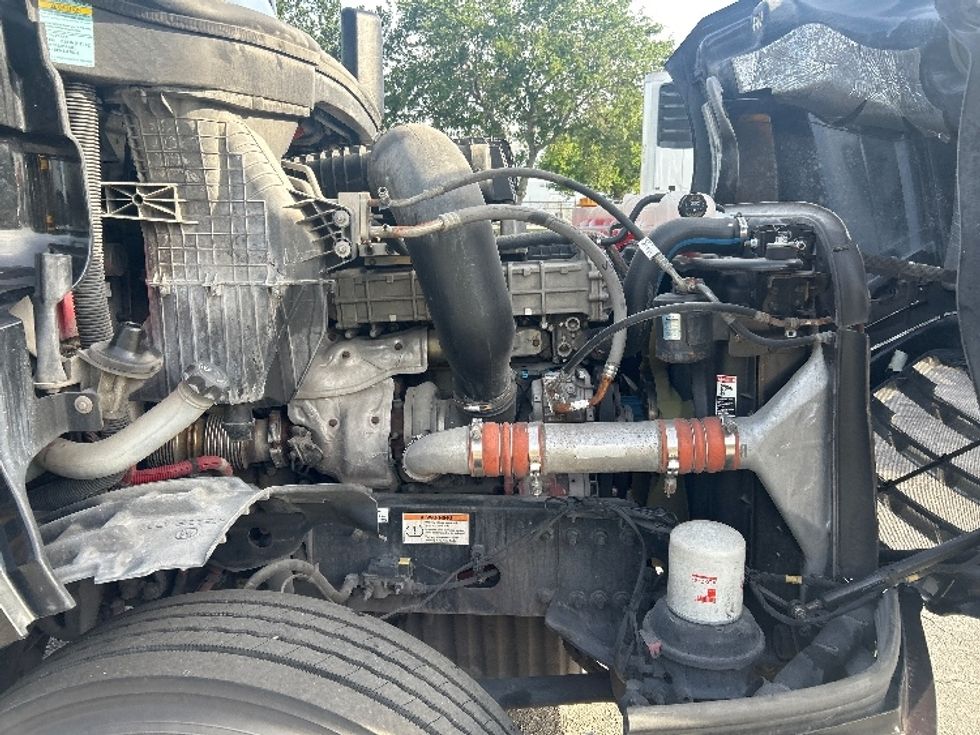 Day Cab Tractor-Heavy Duty Tractors-Freightliner-2019-T12642ST-Medley-FL-167,555\n\t\tmiles-$ 43,500 - Image 15
