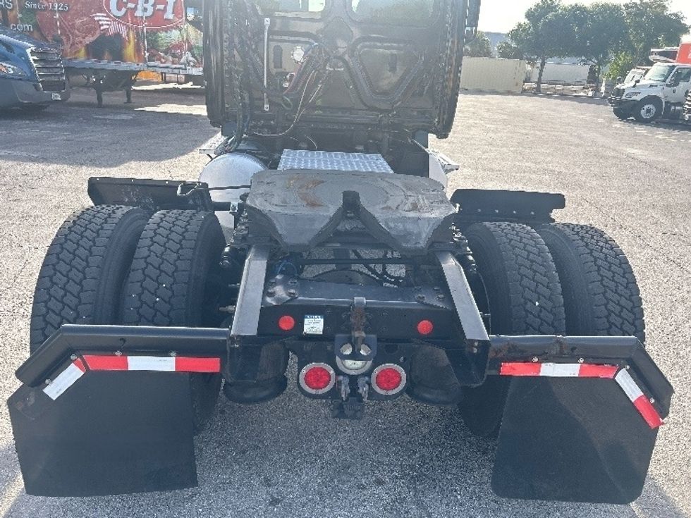 Day Cab Tractor-Heavy Duty Tractors-Freightliner-2019-T12642ST-Medley-FL-167,555\n\t\tmiles-$ 43,500 - Image 6