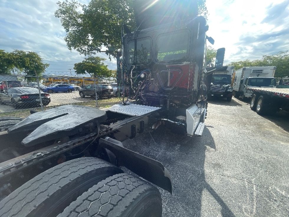 Day Cab Tractor-Heavy Duty Tractors-Freightliner-2019-T12642ST-Medley-FL-167,932\n\t\tmiles-$ 44,500 - Image 18