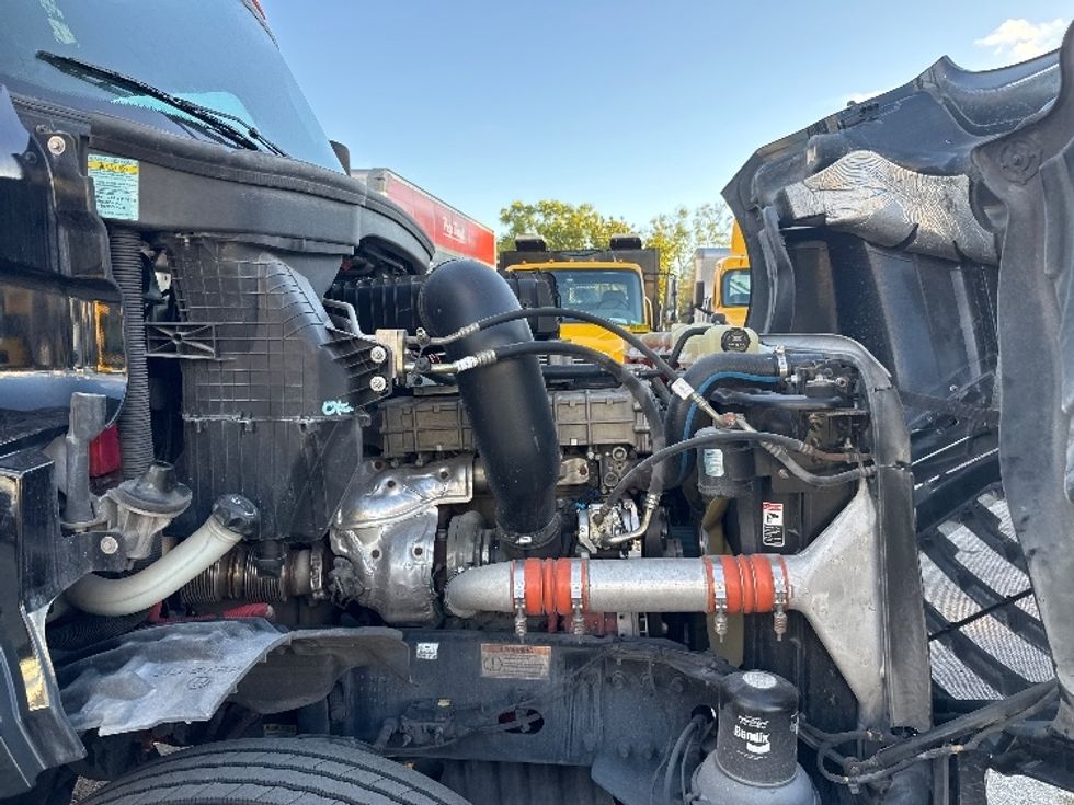 Day Cab Tractor-Heavy Duty Tractors-Freightliner-2019-T12642ST-Medley-FL-178,874\n\t\tmiles-$ 43,750 - Image 14