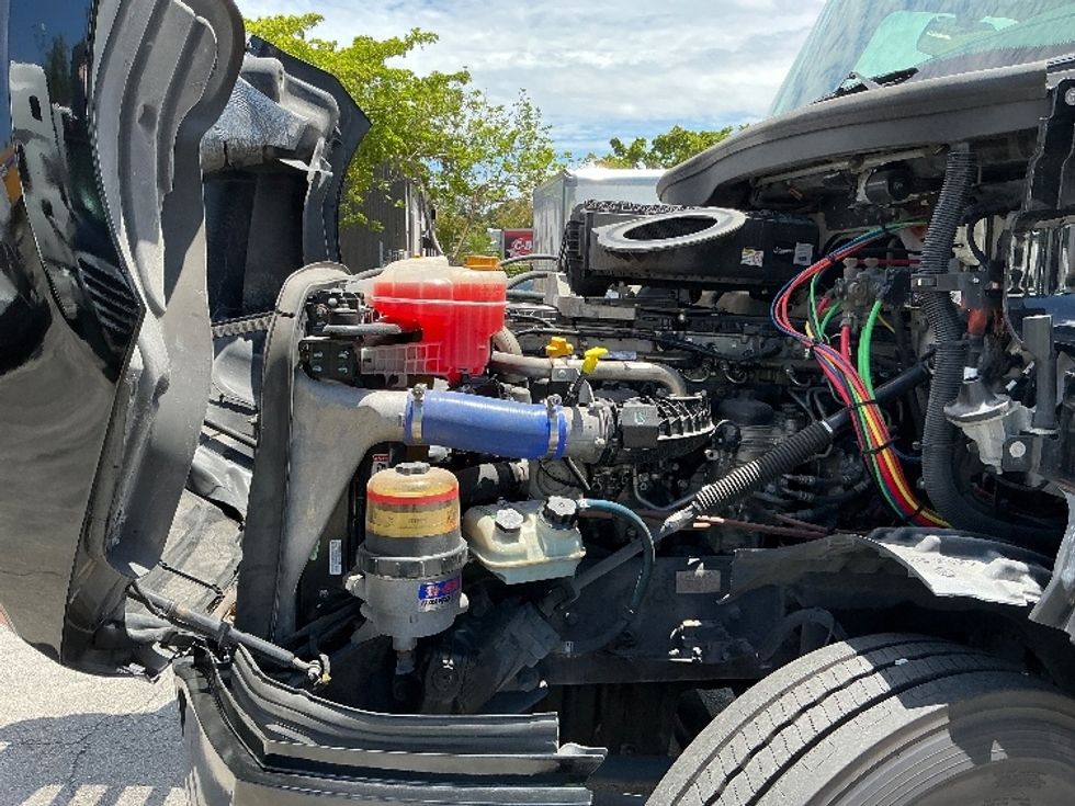 Day Cab Tractor-Heavy Duty Tractors-Freightliner-2019-T12642ST-Medley-FL-203,836\n\t\tmiles-$ 41,500 - Image 16