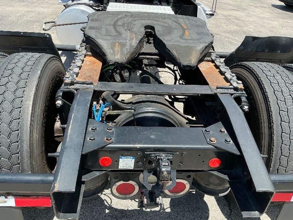 Day Cab Tractor-Heavy Duty Tractors-Freightliner-2019-T12642ST-Medley-FL-203,836\n\t\tmiles-$ 41,500 - Image 6