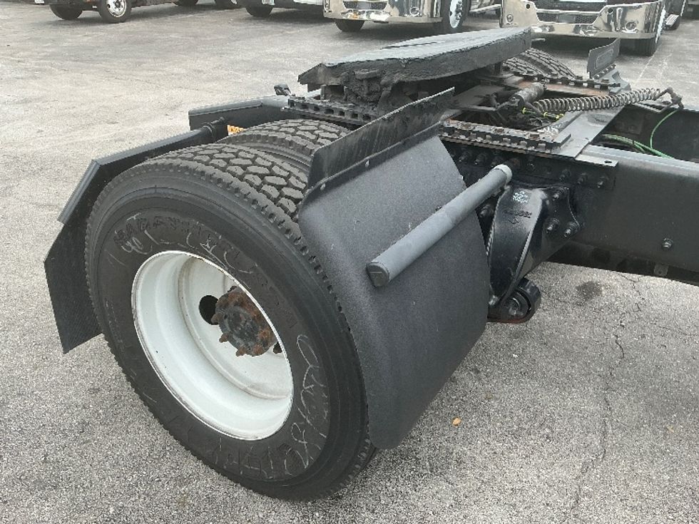 Day Cab Tractor-Heavy Duty Tractors-Freightliner-2019-T12642ST-Medley-FL-208,026\n\t\tmiles-$ 49,500 - Image 18