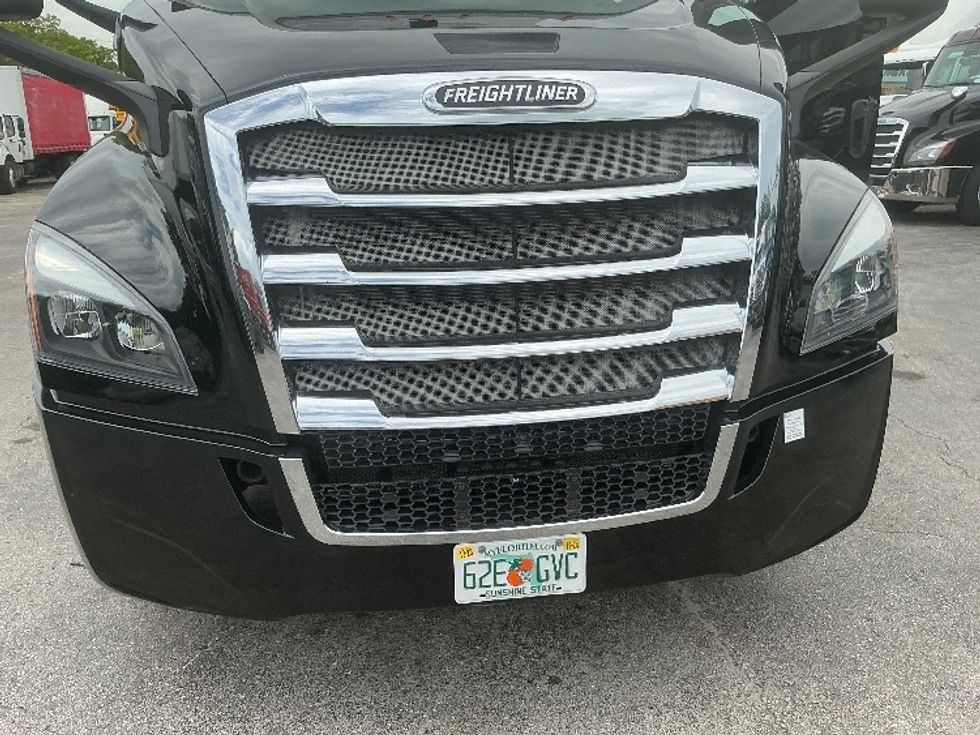 Day Cab Tractor-Heavy Duty Tractors-Freightliner-2019-T12642ST-Medley-FL-208,026\n\t\tmiles-$ 49,500 - Image 20