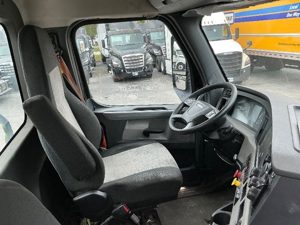 Day Cab Tractor-Heavy Duty Tractors-Freightliner-2019-T12642ST-Medley-FL-227,263\n\t\tmiles-$ 45,250 - Image 14