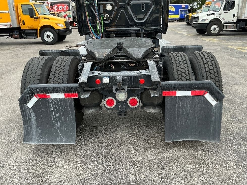 Day Cab Tractor-Heavy Duty Tractors-Freightliner-2019-T12642ST-Medley-FL-227,263\n\t\tmiles-$ 45,250 - Image 6