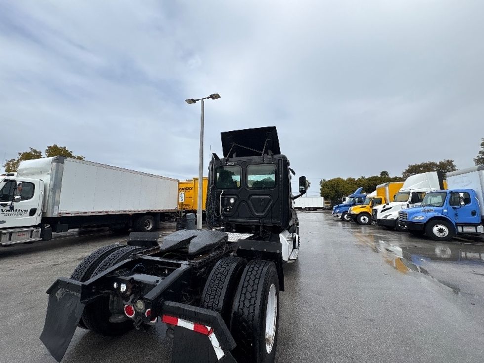 Day Cab Tractor-Heavy Duty Tractors-Freightliner-2019-T12642ST-Medley-FL-235,152\n\t\tmiles-$ 42,500 - Image 7