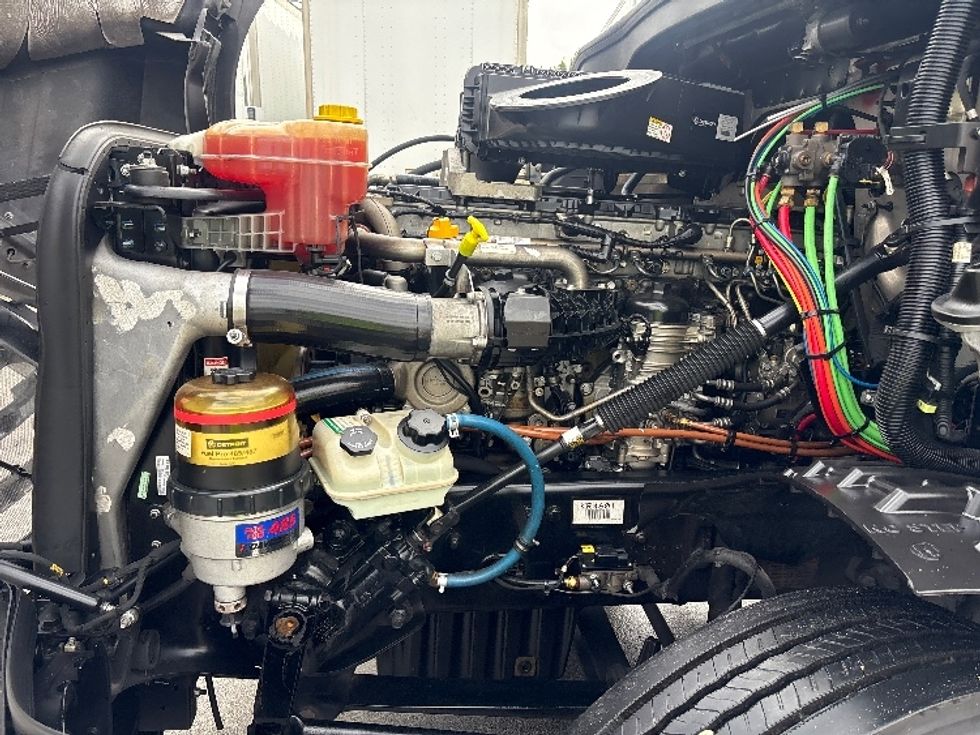 Day Cab Tractor-Heavy Duty Tractors-Freightliner-2019-T12642ST-Medley-FL-244,501\n\t\tmiles-$ 44,500 - Image 16