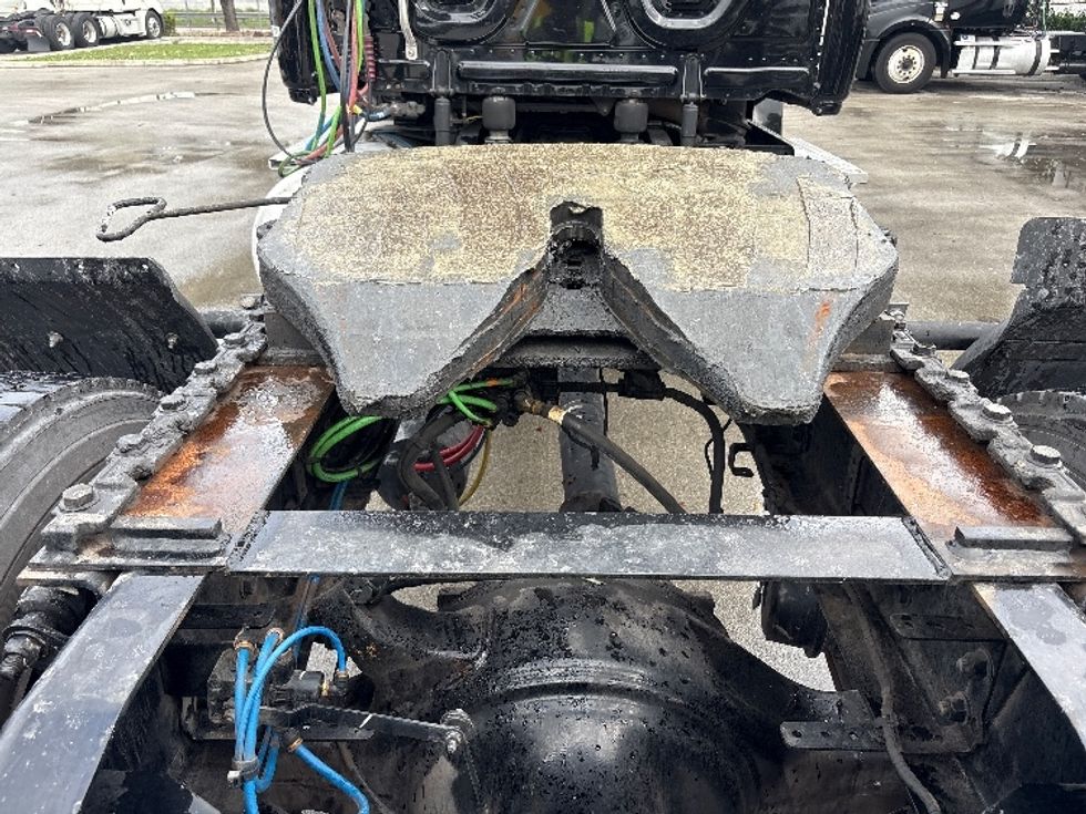 Day Cab Tractor-Heavy Duty Tractors-Freightliner-2019-T12642ST-Medley-FL-244,501\n\t\tmiles-$ 44,500 - Image 6