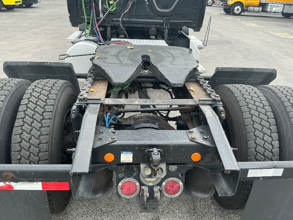Day Cab Tractor-Heavy Duty Tractors-Freightliner-2019-T12642ST-Medley-FL-256,351\n\t\tmiles-$ 34,500 - Image 6