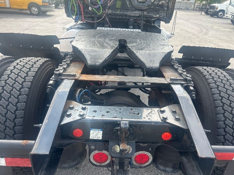 Day Cab Tractor-Heavy Duty Tractors-Freightliner-2019-T12642ST-Medley-FL-258,673\n\t\tmiles-$ 38,000 - Image 6