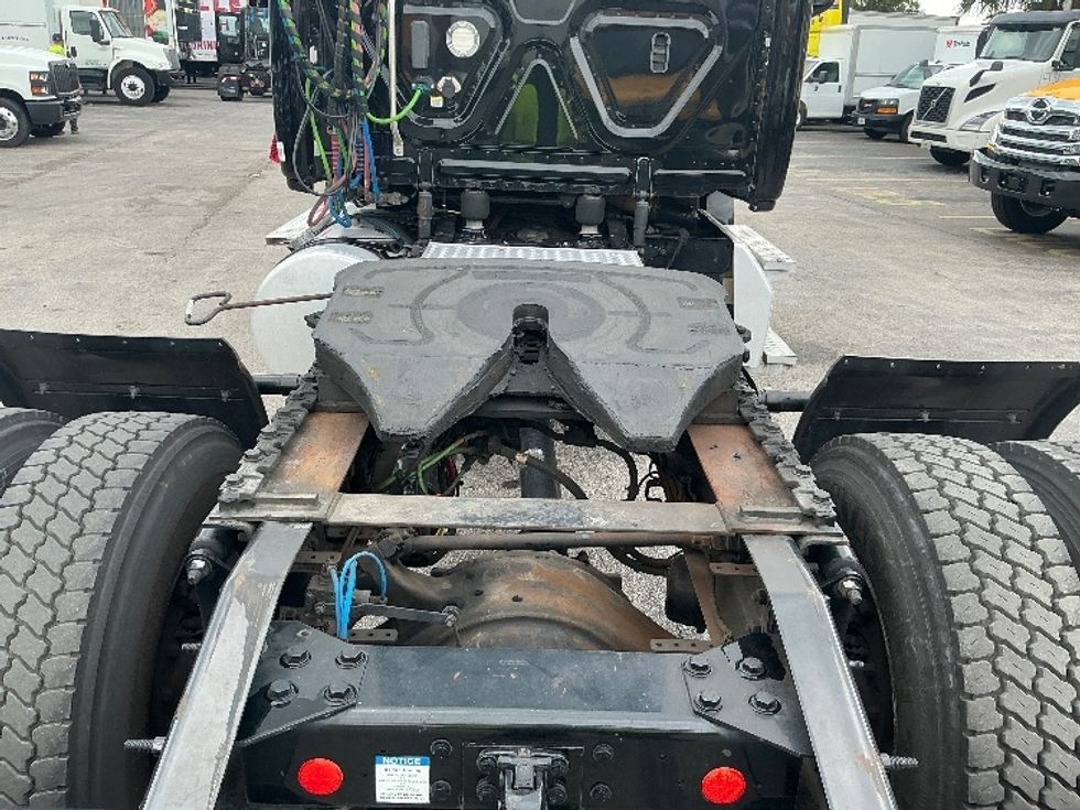 Day Cab Tractor-Heavy Duty Tractors-Freightliner-2019-T12642ST-Medley-FL-267,430\n\t\tmiles-$ 46,250 - Image 6