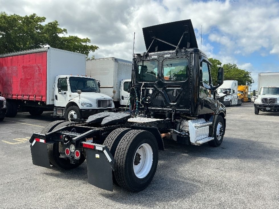 Day Cab Tractor-Heavy Duty Tractors-Freightliner-2019-T12642ST-Medley-FL-362,399\n\t\tmiles-$ 38,000 - Image 7