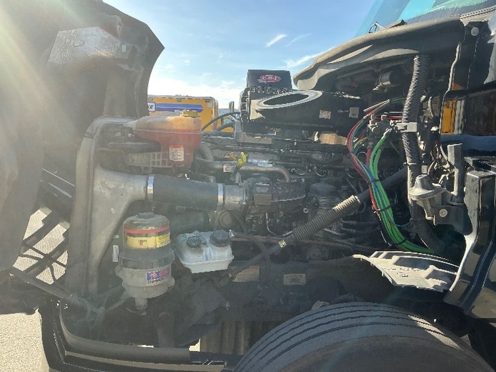 Day Cab Tractor-Heavy Duty Tractors-Freightliner-2019-T12642ST-Medley-FL-380,161\n\t\tmiles-$ 37,000 - Image 15