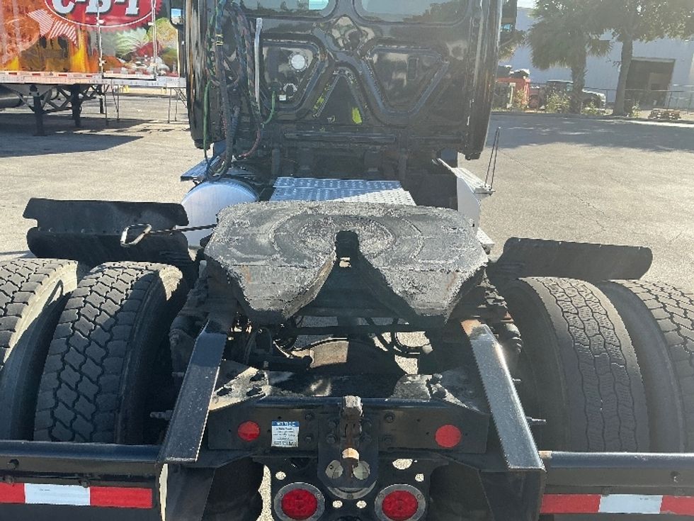 Day Cab Tractor-Heavy Duty Tractors-Freightliner-2019-T12642ST-Medley-FL-380,161\n\t\tmiles-$ 37,000 - Image 6