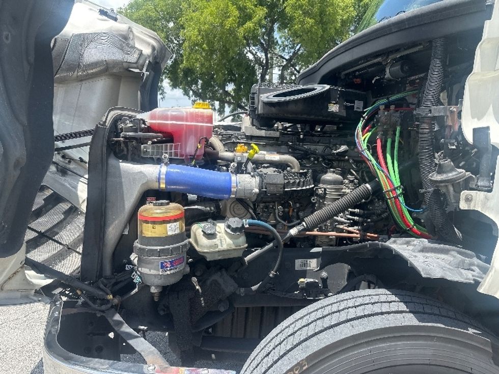 Day Cab Tractor-Heavy Duty Tractors-Freightliner-2019-T12642ST-Medley-FL-403,133\n\t\tmiles-$ 36,000 - Image 16
