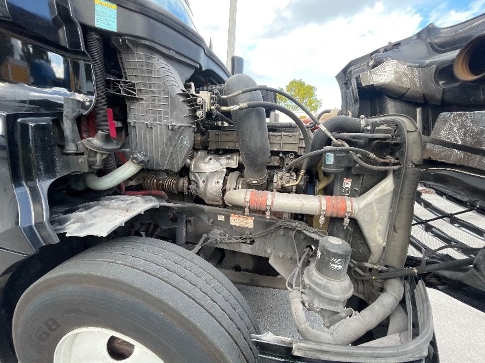 Day Cab Tractor-Heavy Duty Tractors-Freightliner-2019-T12642ST-Medley-FL-86,654\n\t\tmiles-$ 50,250 - Image 15