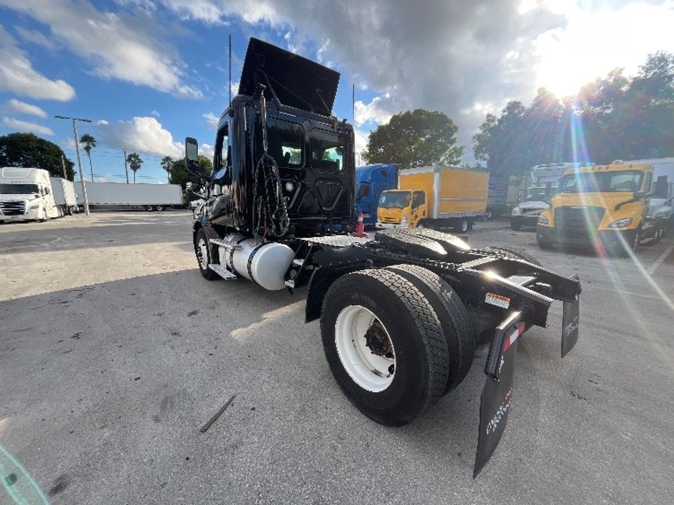 Day Cab Tractor-Heavy Duty Tractors-Freightliner-2019-T12642ST-Medley-FL-86,654\n\t\tmiles-$ 50,250 - Image 5