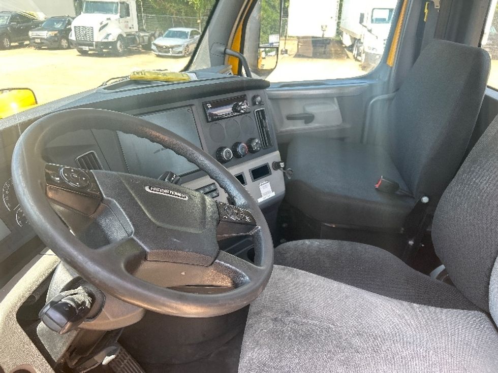 Day Cab Tractor-Heavy Duty Tractors-Freightliner-2019-T12642ST-Memphis-TN-388,042\n\t\tmiles-$ 36,500 - Image 10