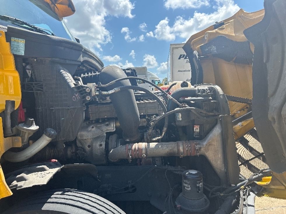 Day Cab Tractor-Heavy Duty Tractors-Freightliner-2019-T12642ST-Memphis-TN-388,042\n\t\tmiles-$ 36,500 - Image 15