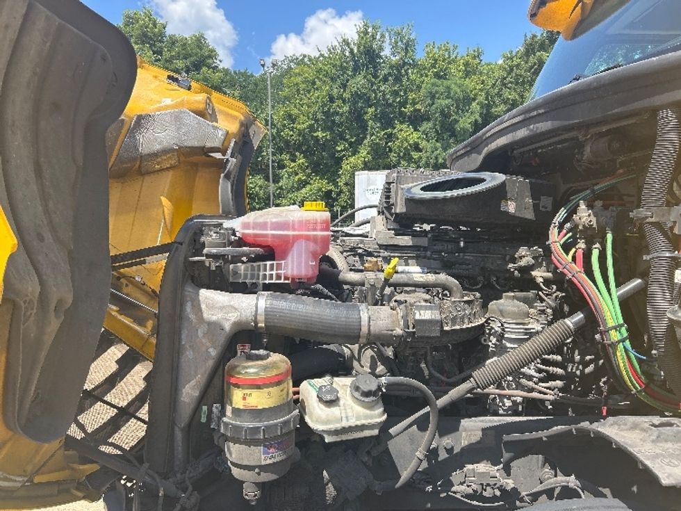 Day Cab Tractor-Heavy Duty Tractors-Freightliner-2019-T12642ST-Memphis-TN-388,042\n\t\tmiles-$ 36,500 - Image 16