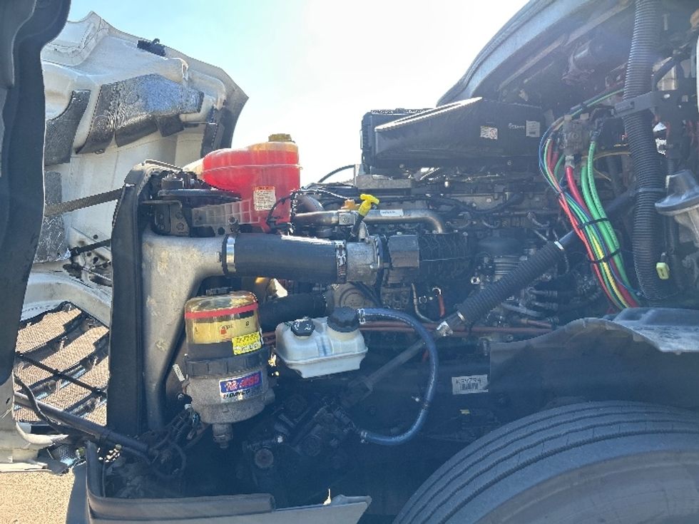 Day Cab Tractor-Heavy Duty Tractors-Freightliner-2019-T12642ST-Memphis-TN-556,931\n\t\tmiles-$ 30,750 - Image 16