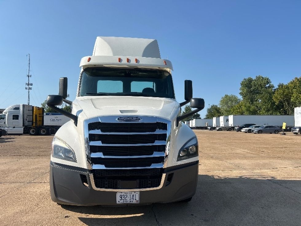 Day Cab Tractor-Heavy Duty Tractors-Freightliner-2019-T12642ST-Memphis-TN-556,931\n\t\tmiles-$ 30,750 - Image 2
