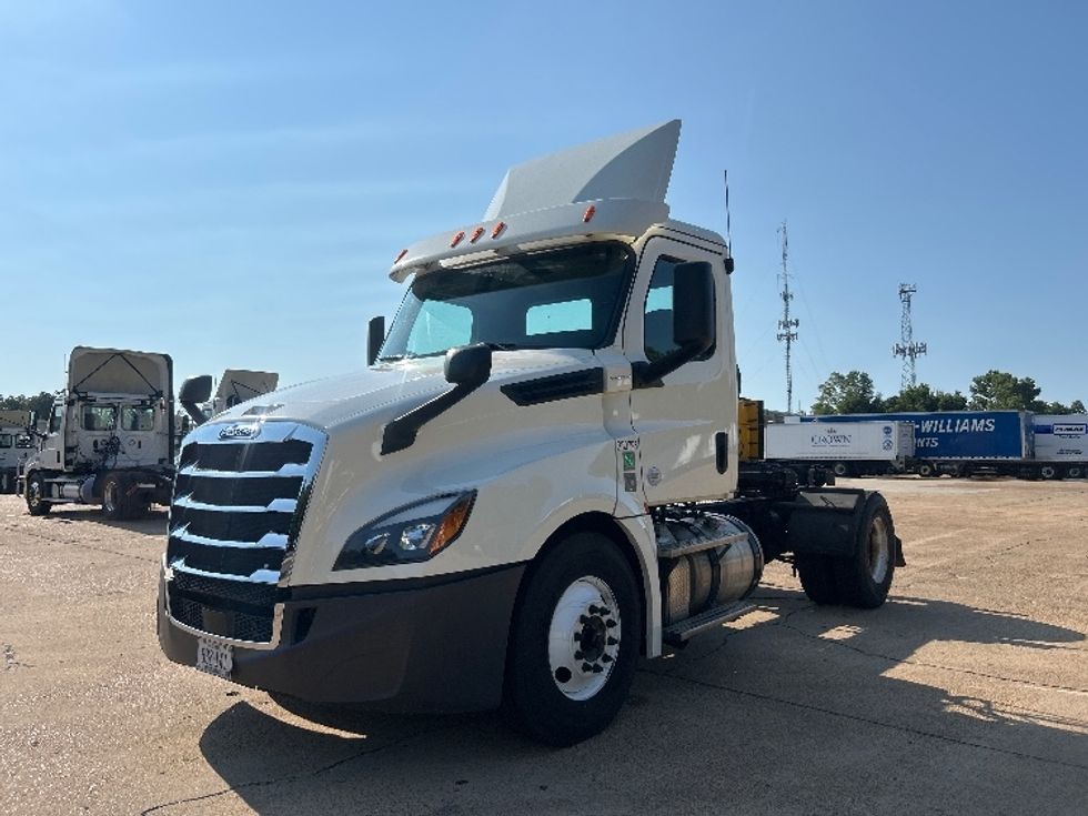 Day Cab Tractor-Heavy Duty Tractors-Freightliner-2019-T12642ST-Memphis-TN-556,931\n\t\tmiles-$ 30,750 - Image 3