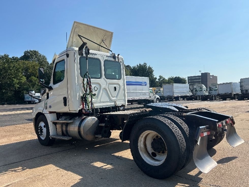 Day Cab Tractor-Heavy Duty Tractors-Freightliner-2019-T12642ST-Memphis-TN-556,931\n\t\tmiles-$ 30,750 - Image 5