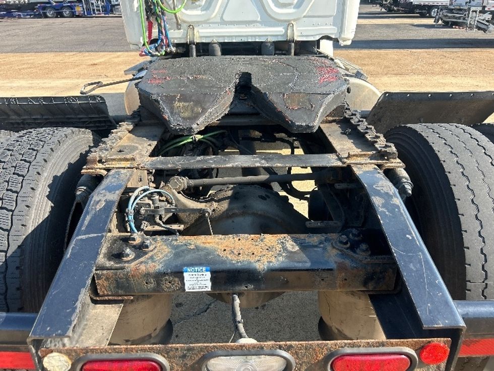 Day Cab Tractor-Heavy Duty Tractors-Freightliner-2019-T12642ST-Memphis-TN-556,931\n\t\tmiles-$ 30,750 - Image 6