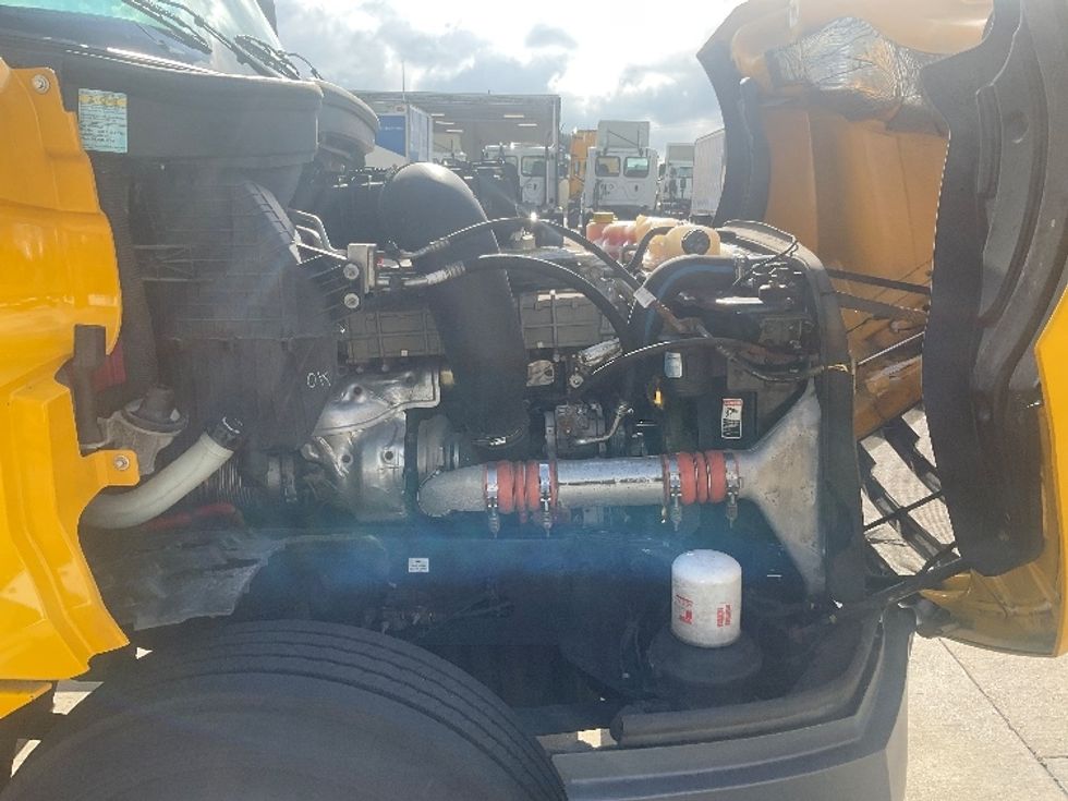 Day Cab Tractor-Heavy Duty Tractors-Freightliner-2019-T12642ST-Memphis-TN-580,136\n\t\tmiles-$ 24,750 - Image 15