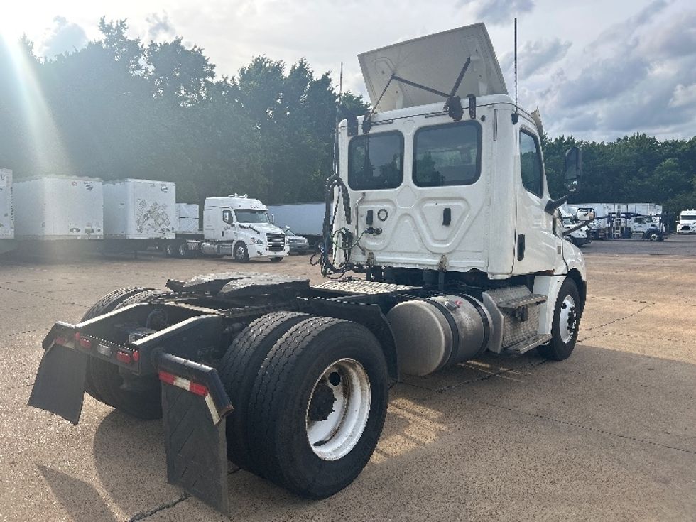 Day Cab Tractor-Heavy Duty Tractors-Freightliner-2019-T12642ST-Memphis-TN-606,037\n\t\tmiles-$ 27,500 - Image 7