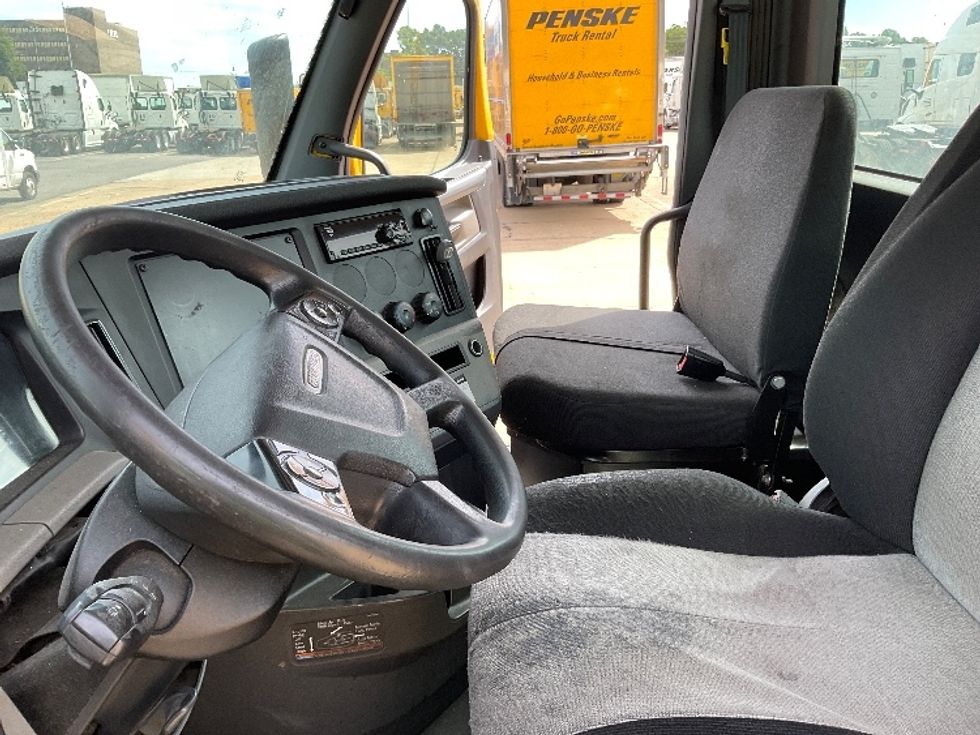 Day Cab Tractor-Heavy Duty Tractors-Freightliner-2019-T12642ST-Memphis-TN-742,628\n\t\tmiles-$ 22,500 - Image 10