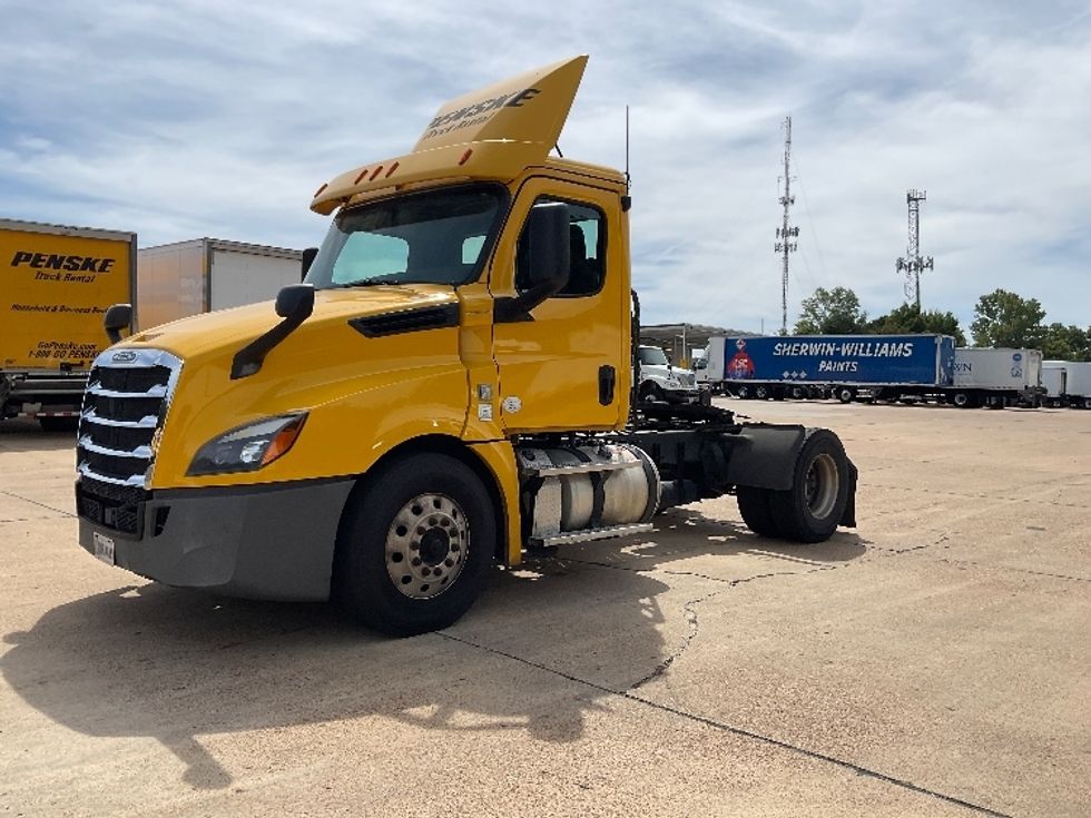 Day Cab Tractor-Heavy Duty Tractors-Freightliner-2019-T12642ST-Memphis-TN-742,628\n\t\tmiles-$ 22,500 - Image 3