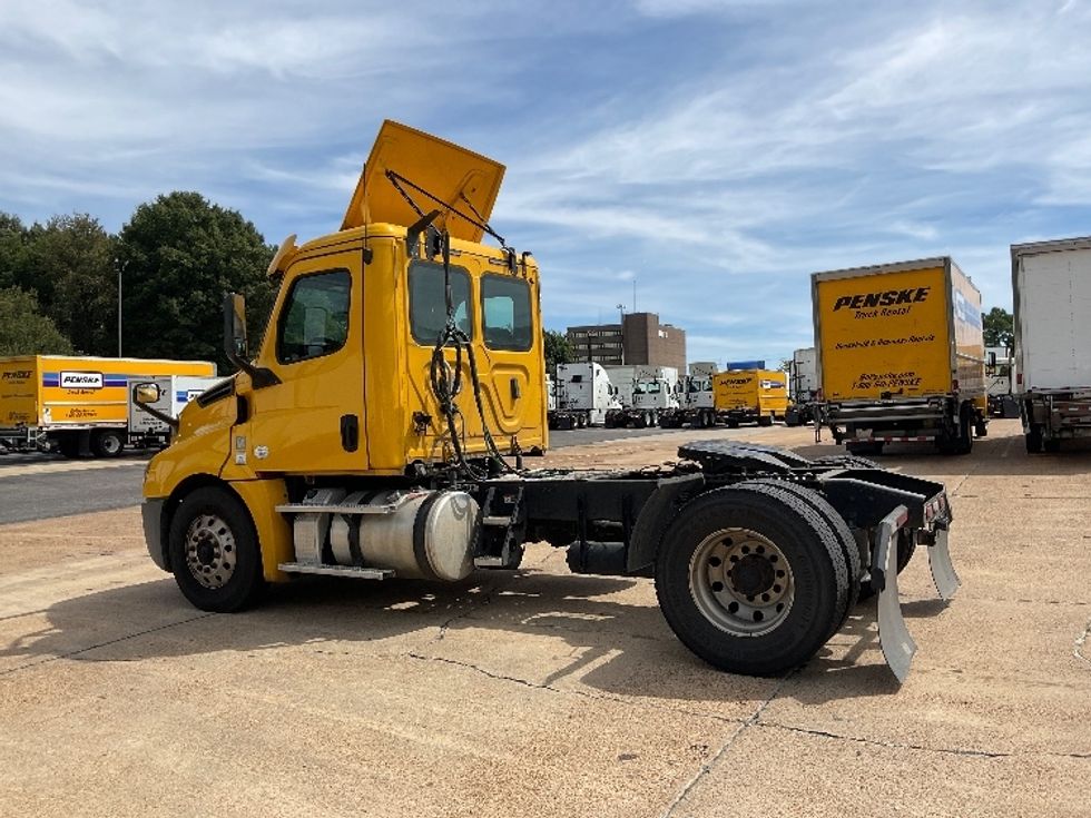 Day Cab Tractor-Heavy Duty Tractors-Freightliner-2019-T12642ST-Memphis-TN-742,628\n\t\tmiles-$ 22,500 - Image 5