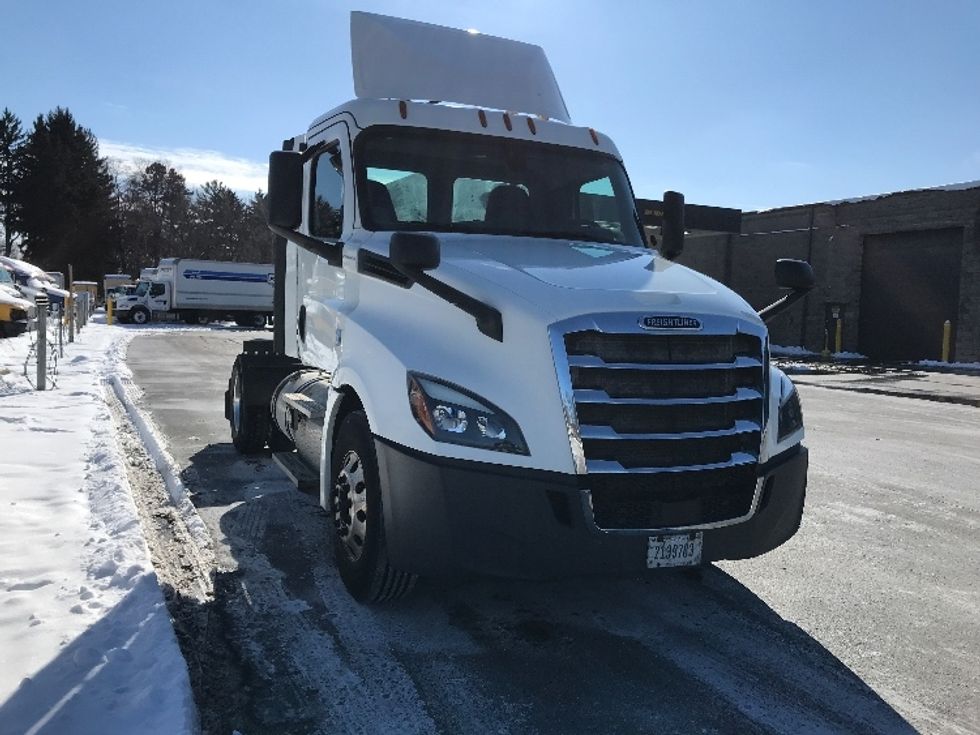 Day Cab Tractor-Heavy Duty Tractors-Freightliner-2019-T12642ST-Milwaukee-WI-491,497\n\t\tmiles-$ 35,750 - Image 1