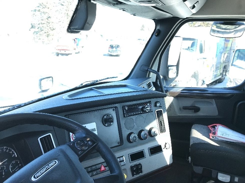 Day Cab Tractor-Heavy Duty Tractors-Freightliner-2019-T12642ST-Milwaukee-WI-491,497\n\t\tmiles-$ 35,750 - Image 10
