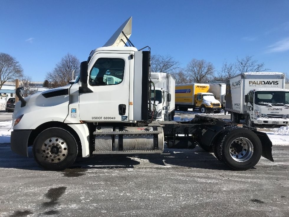 Day Cab Tractor-Heavy Duty Tractors-Freightliner-2019-T12642ST-Milwaukee-WI-491,497\n\t\tmiles-$ 35,750 - Image 4