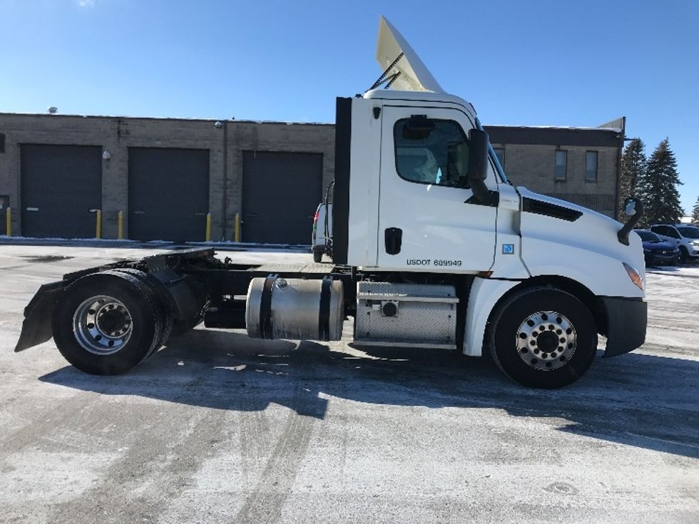Day Cab Tractor-Heavy Duty Tractors-Freightliner-2019-T12642ST-Milwaukee-WI-491,497\n\t\tmiles-$ 35,750 - Image 8