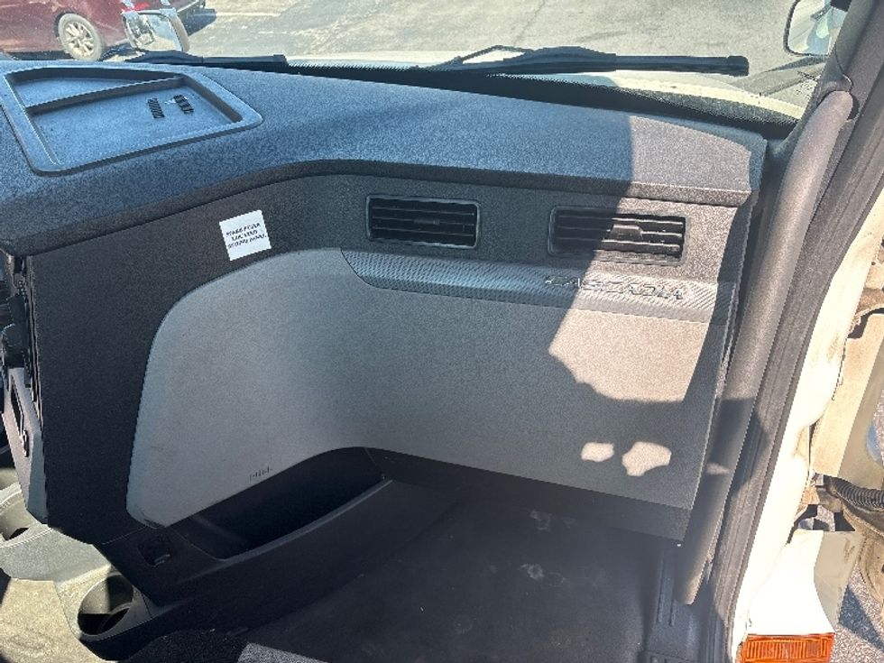 Day Cab Tractor-Heavy Duty Tractors-Freightliner-2019-T12642ST-Montgomery-NY-381,269\n\t\tmiles-$ 36,750 - Image 12