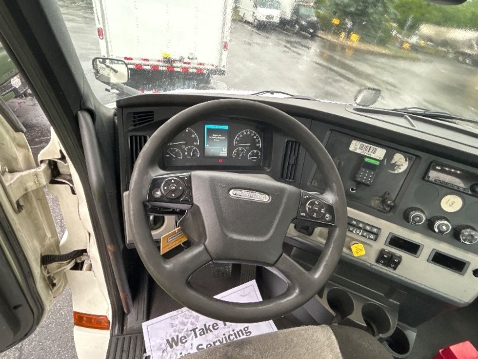 Day Cab Tractor-Heavy Duty Tractors-Freightliner-2019-T12642ST-Montgomery-NY-392,320\n\t\tmiles-$ 36,250 - Image 11