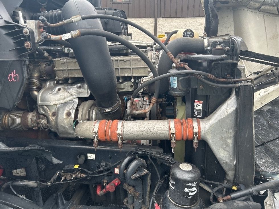Day Cab Tractor-Heavy Duty Tractors-Freightliner-2019-T12642ST-Montgomery-NY-392,320\n\t\tmiles-$ 36,250 - Image 15