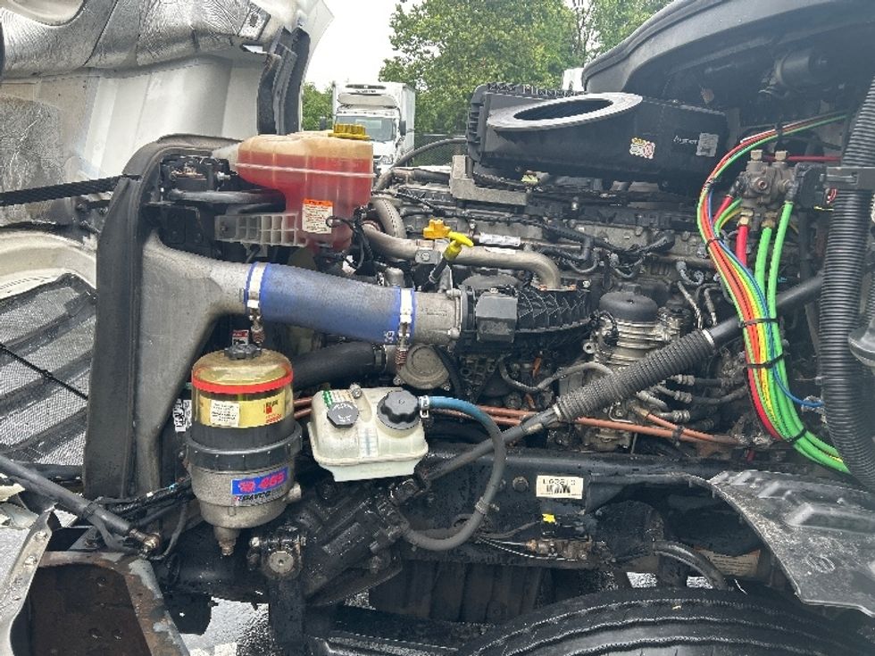 Day Cab Tractor-Heavy Duty Tractors-Freightliner-2019-T12642ST-Montgomery-NY-392,320\n\t\tmiles-$ 36,250 - Image 16