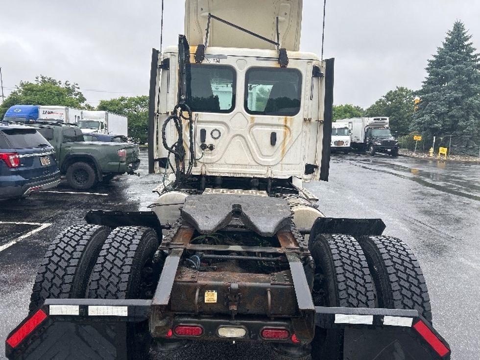 Day Cab Tractor-Heavy Duty Tractors-Freightliner-2019-T12642ST-Montgomery-NY-392,320\n\t\tmiles-$ 36,250 - Image 6