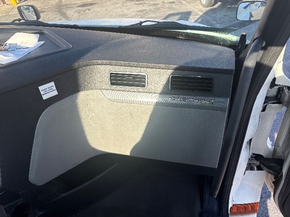 Day Cab Tractor-Heavy Duty Tractors-Freightliner-2019-T12642ST-Montgomery-NY-393,083\n\t\tmiles-$ 36,250 - Image 13