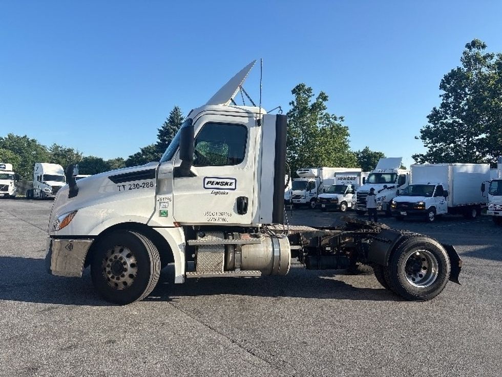 Day Cab Tractor-Heavy Duty Tractors-Freightliner-2019-T12642ST-Montgomery-NY-393,083\n\t\tmiles-$ 36,250 - Image 4