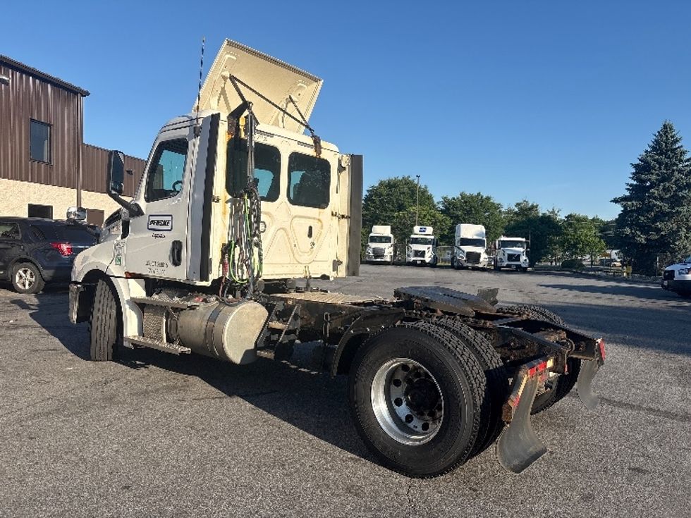 Day Cab Tractor-Heavy Duty Tractors-Freightliner-2019-T12642ST-Montgomery-NY-393,083\n\t\tmiles-$ 36,250 - Image 5