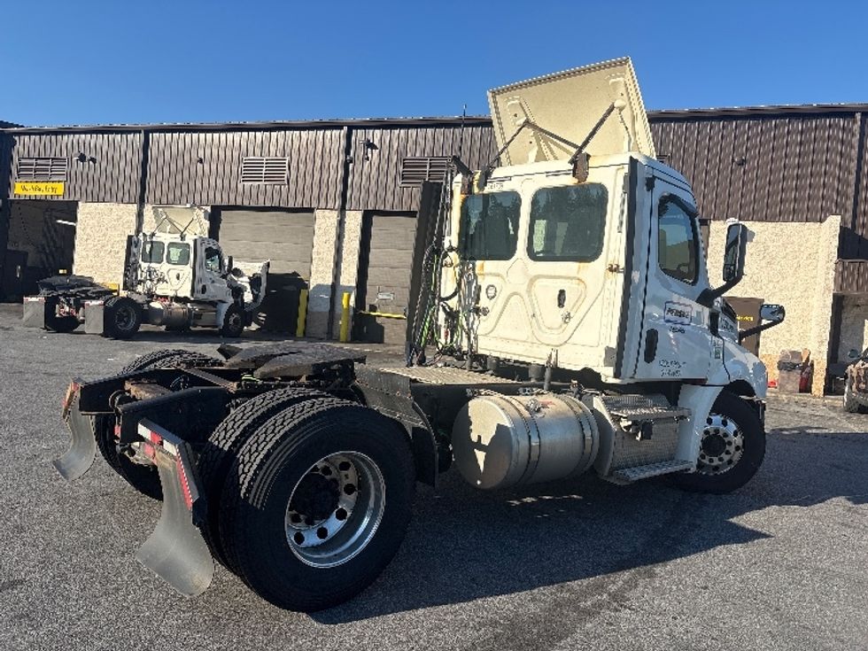 Day Cab Tractor-Heavy Duty Tractors-Freightliner-2019-T12642ST-Montgomery-NY-393,083\n\t\tmiles-$ 36,250 - Image 7
