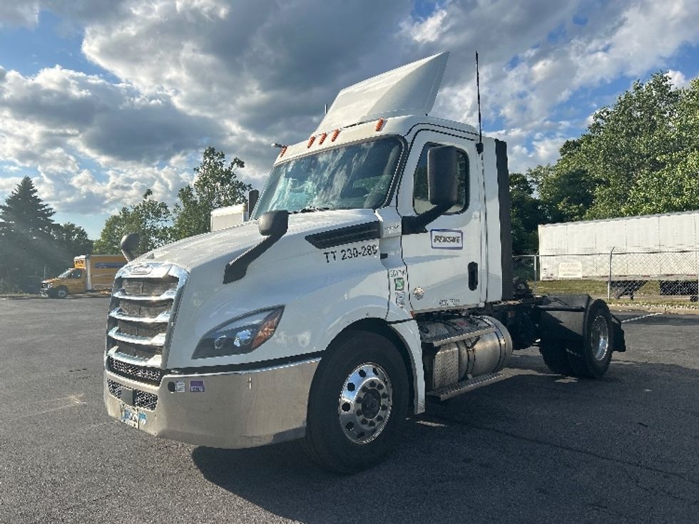 Day Cab Tractor-Heavy Duty Tractors-Freightliner-2019-T12642ST-Montgomery-NY-418,113\n\t\tmiles-$ 35,000 - Image 3