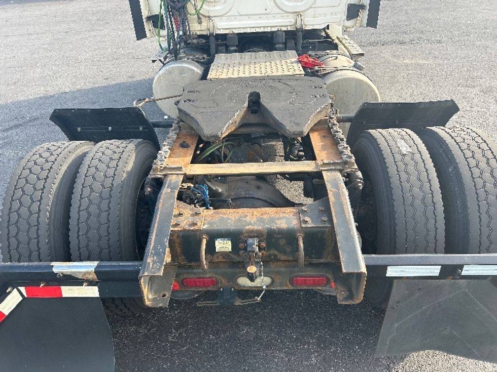 Day Cab Tractor-Heavy Duty Tractors-Freightliner-2019-T12642ST-Montgomery-NY-418,113\n\t\tmiles-$ 35,000 - Image 6